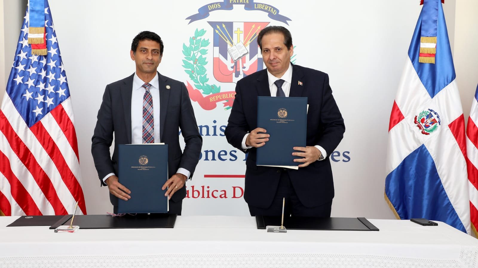 República Dominicana y Estados Unidos suscriben Memorando de Entendimiento orientado a fortalecer el sector salud