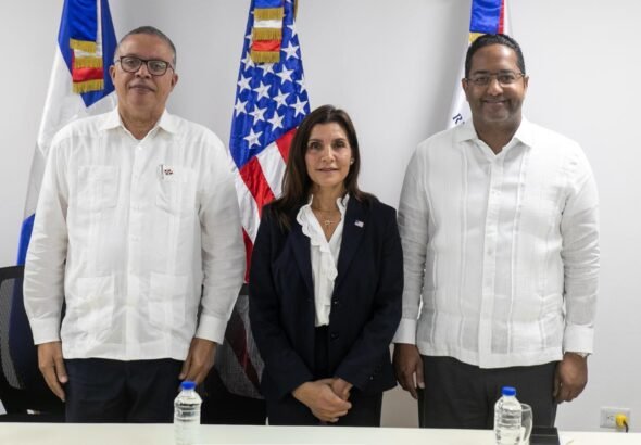 CONADIS y ASODIFIMO reciben donación de dispositivos de apoyo de la Embajada de los Estados Unidos para fortalecer la inclusión